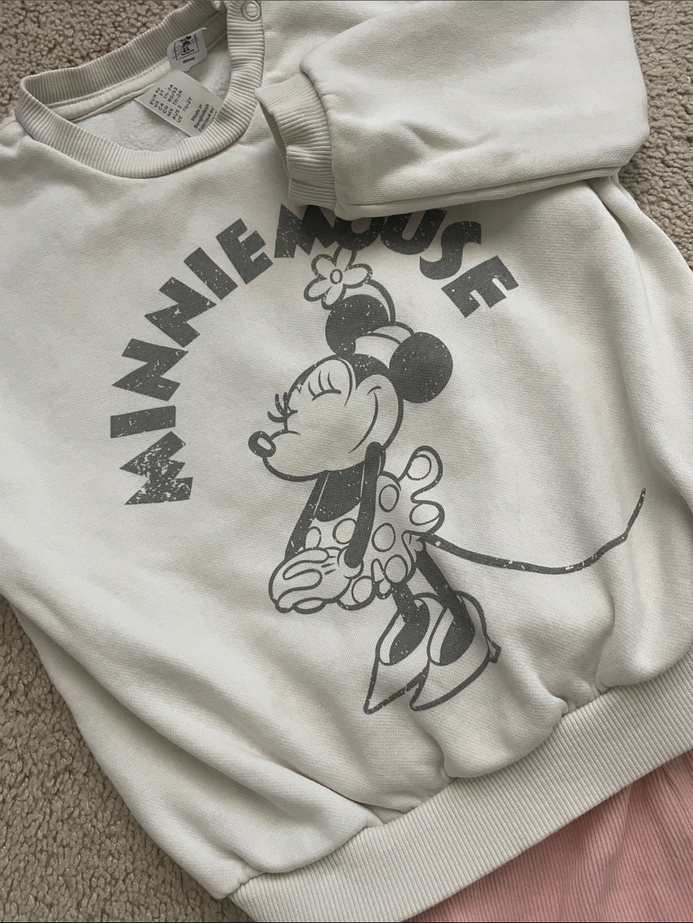 H&M Cream Sweatshirt with Gray Minnie Mouse Graphic